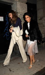 Vanessa Hudgens feet photo thumbnail