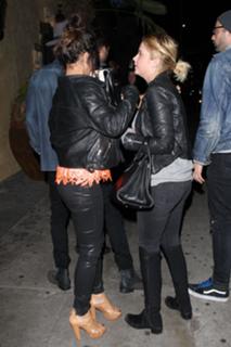 Vanessa Hudgens feet photo thumbnail