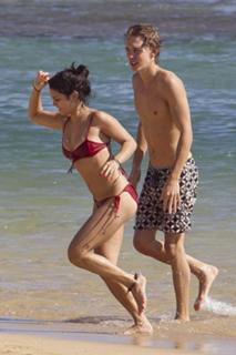 Vanessa Hudgens feet photo thumbnail