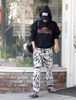 Vanessa Hudgens feet photo thumbnail