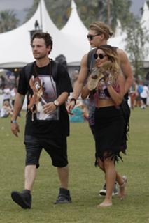 Vanessa Hudgens feet photo thumbnail