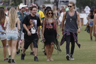 Vanessa Hudgens feet photo thumbnail