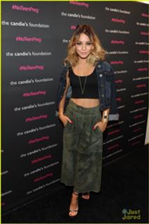 Vanessa Hudgens feet photo thumbnail