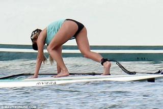 Vanessa Hudgens feet photo thumbnail