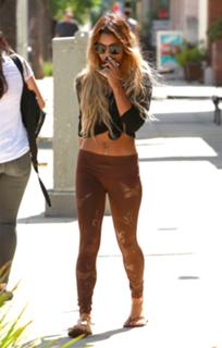 Vanessa Hudgens feet photo thumbnail