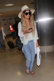 Vanessa Hudgens feet photo thumbnail