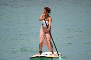 Vanessa Hudgens feet photo thumbnail