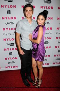 Vanessa Hudgens feet photo thumbnail