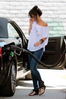 Vanessa Hudgens feet photo thumbnail