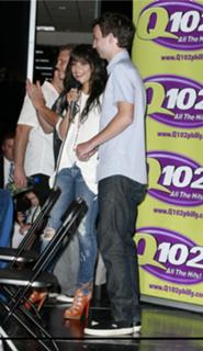 Vanessa Hudgens feet photo thumbnail