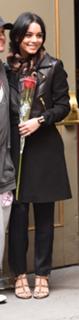 Vanessa Hudgens feet photo thumbnail
