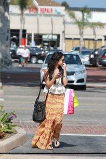 Vanessa Hudgens feet photo thumbnail