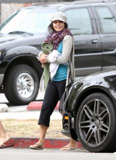 Vanessa Hudgens feet photo thumbnail