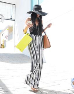 Vanessa Hudgens feet photo thumbnail