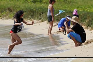 Vanessa Hudgens feet photo thumbnail