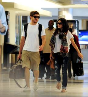 Vanessa Hudgens feet photo thumbnail