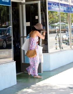 Vanessa Hudgens feet photo thumbnail