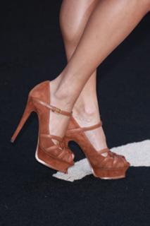 Vanessa Hudgens feet photo thumbnail