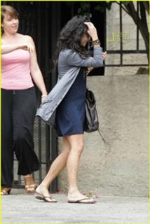 Vanessa Hudgens feet photo thumbnail
