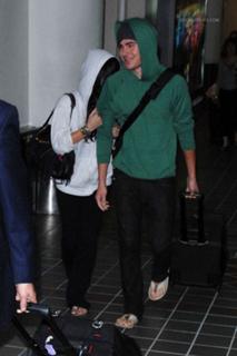 Vanessa Hudgens feet photo thumbnail