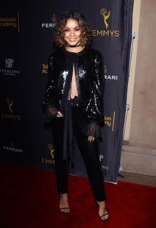 Vanessa Hudgens feet photo thumbnail