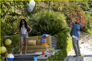 Vanessa Hudgens feet photo thumbnail