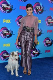 Vanessa Hudgens feet photo thumbnail