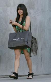 Vanessa Hudgens feet photo thumbnail