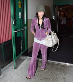 Vanessa Hudgens feet photo thumbnail