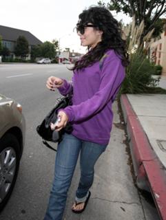 Vanessa Hudgens feet photo thumbnail
