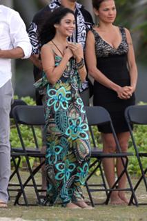 Vanessa Hudgens feet photo thumbnail