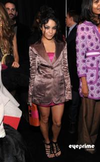 Vanessa Hudgens feet photo thumbnail