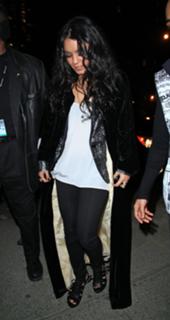 Vanessa Hudgens feet photo thumbnail