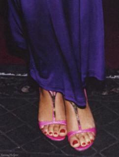 Vanessa Hudgens feet photo thumbnail