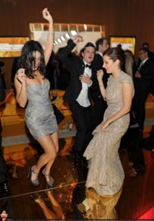 Vanessa Hudgens feet photo thumbnail