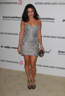 Vanessa Hudgens feet photo thumbnail