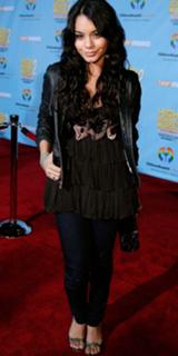 Vanessa Hudgens feet photo thumbnail