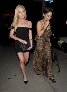 Vanessa Hudgens feet photo thumbnail