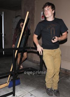 Vanessa Hudgens feet photo thumbnail