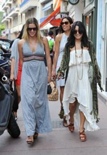 Vanessa Hudgens feet photo thumbnail