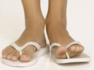 Vanessa Hudgens feet photo thumbnail