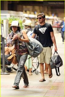 Vanessa Hudgens feet photo thumbnail