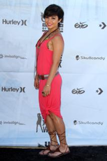 Vanessa Hudgens feet photo thumbnail