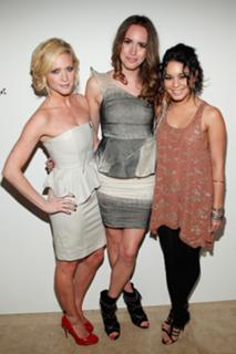 Vanessa Hudgens feet photo thumbnail