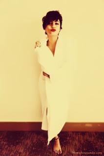 Vanessa Hudgens feet photo thumbnail