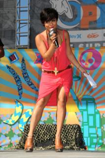 Vanessa Hudgens feet photo thumbnail