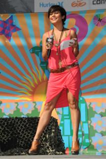 Vanessa Hudgens feet photo thumbnail