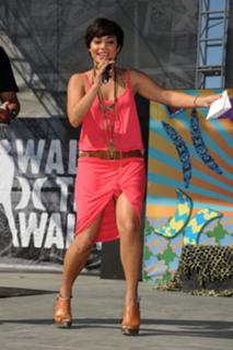 Vanessa Hudgens feet photo thumbnail