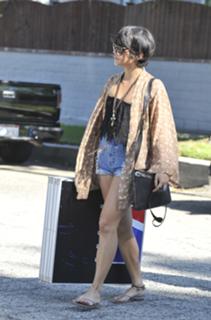 Vanessa Hudgens feet photo thumbnail