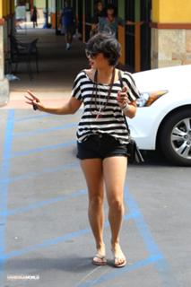 Vanessa Hudgens feet photo thumbnail